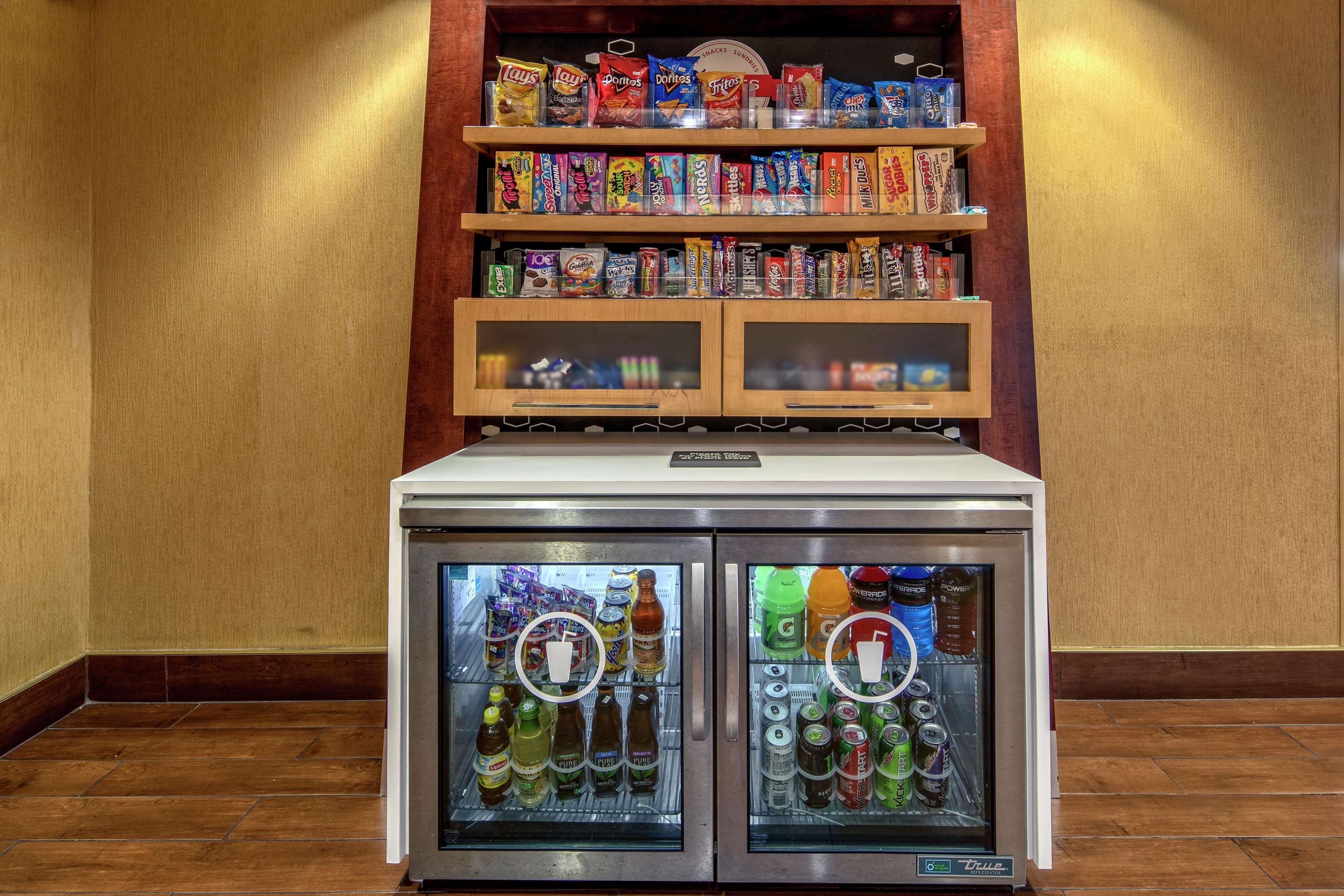 Hampton Inn Corinth Екстериор снимка