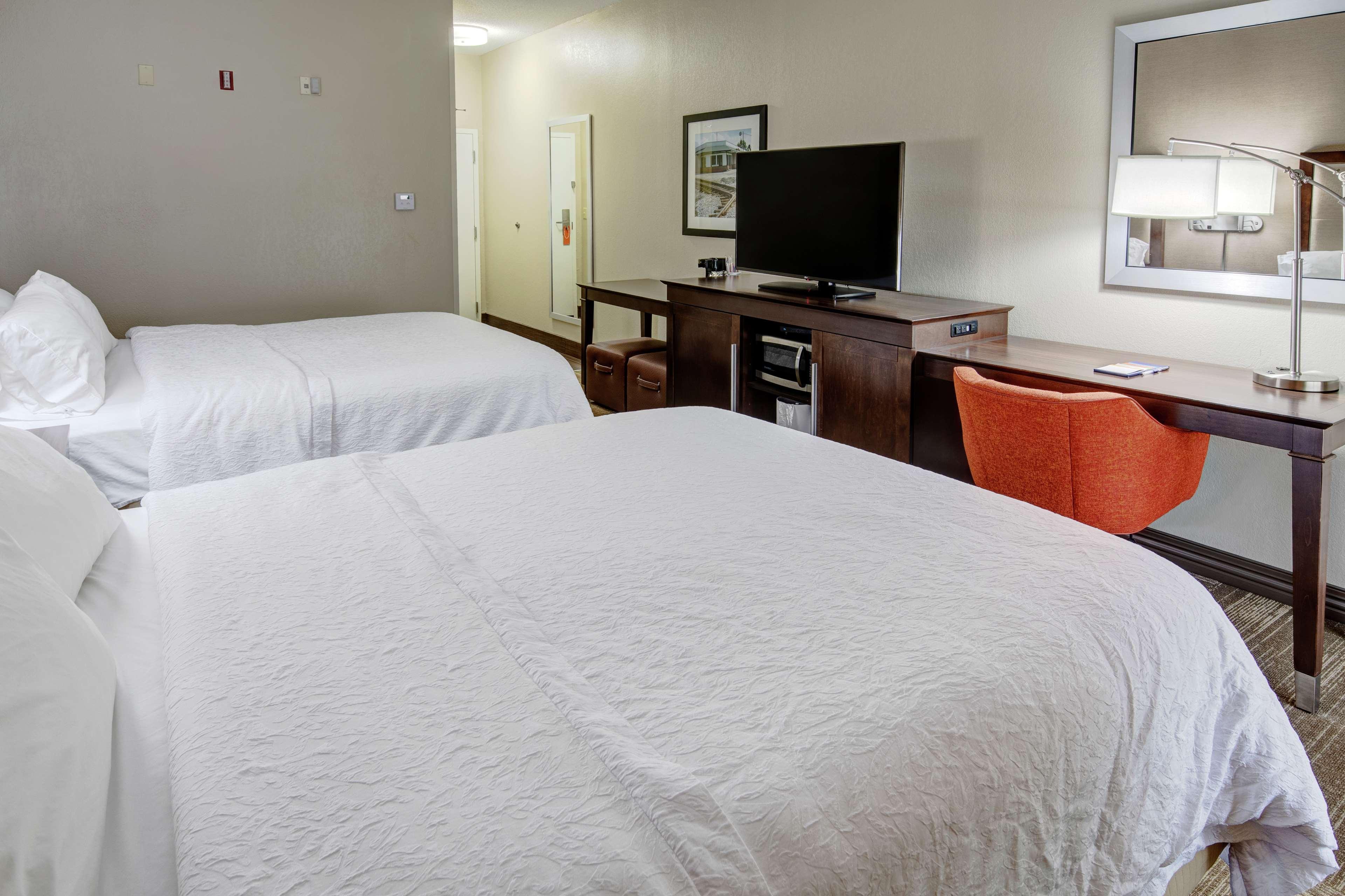 Hampton Inn Corinth Екстериор снимка