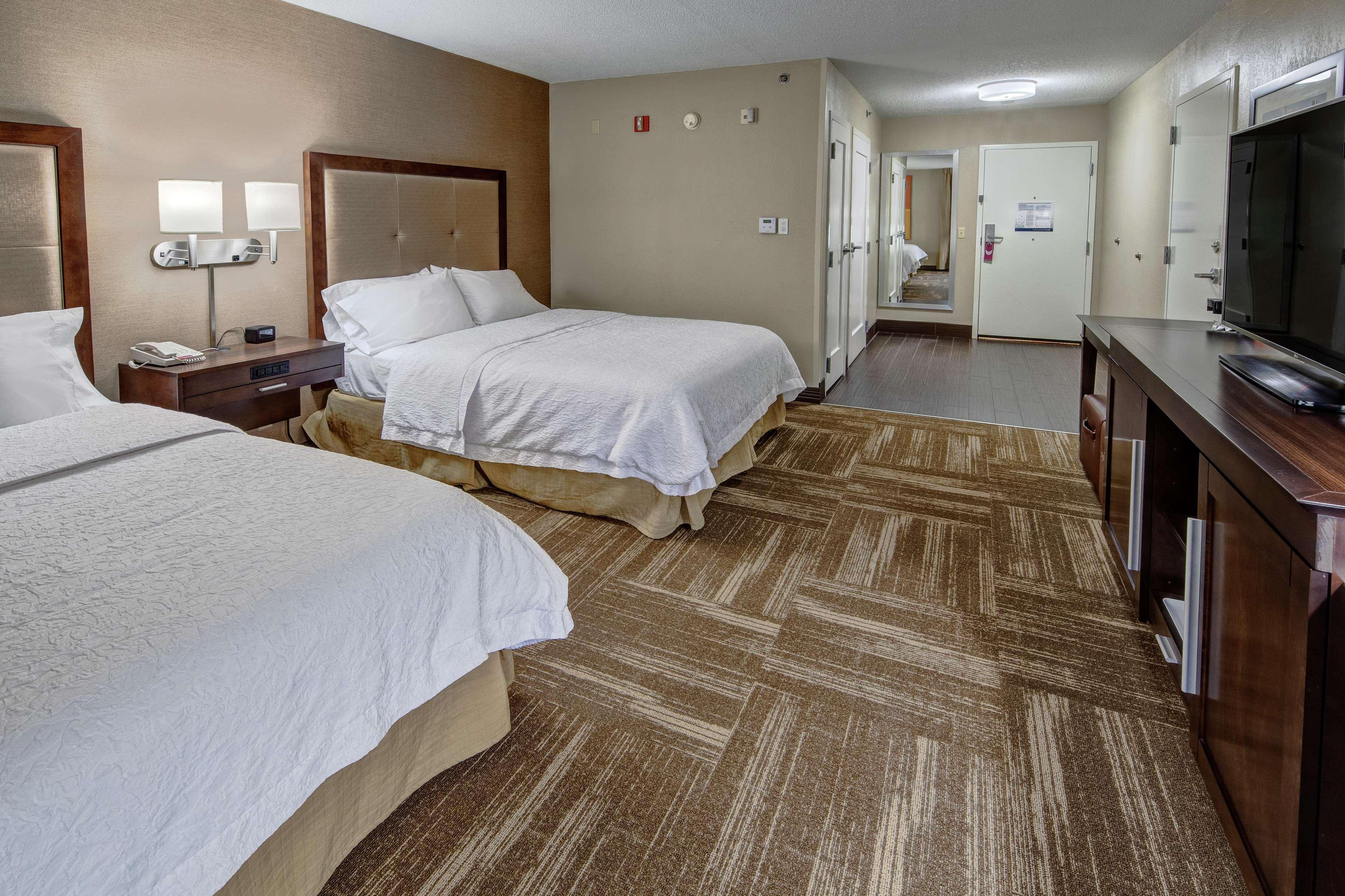 Hampton Inn Corinth Екстериор снимка