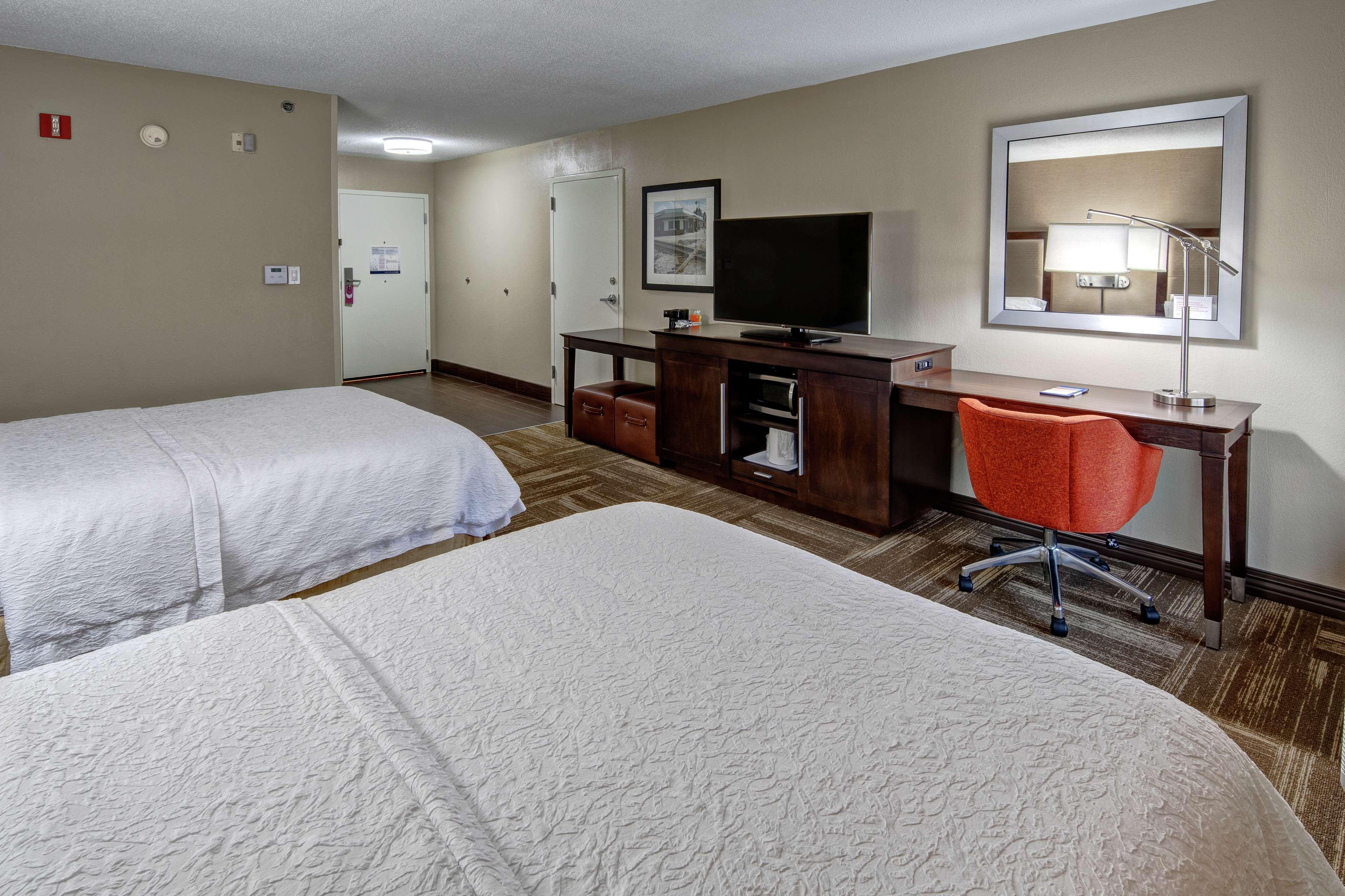 Hampton Inn Corinth Екстериор снимка