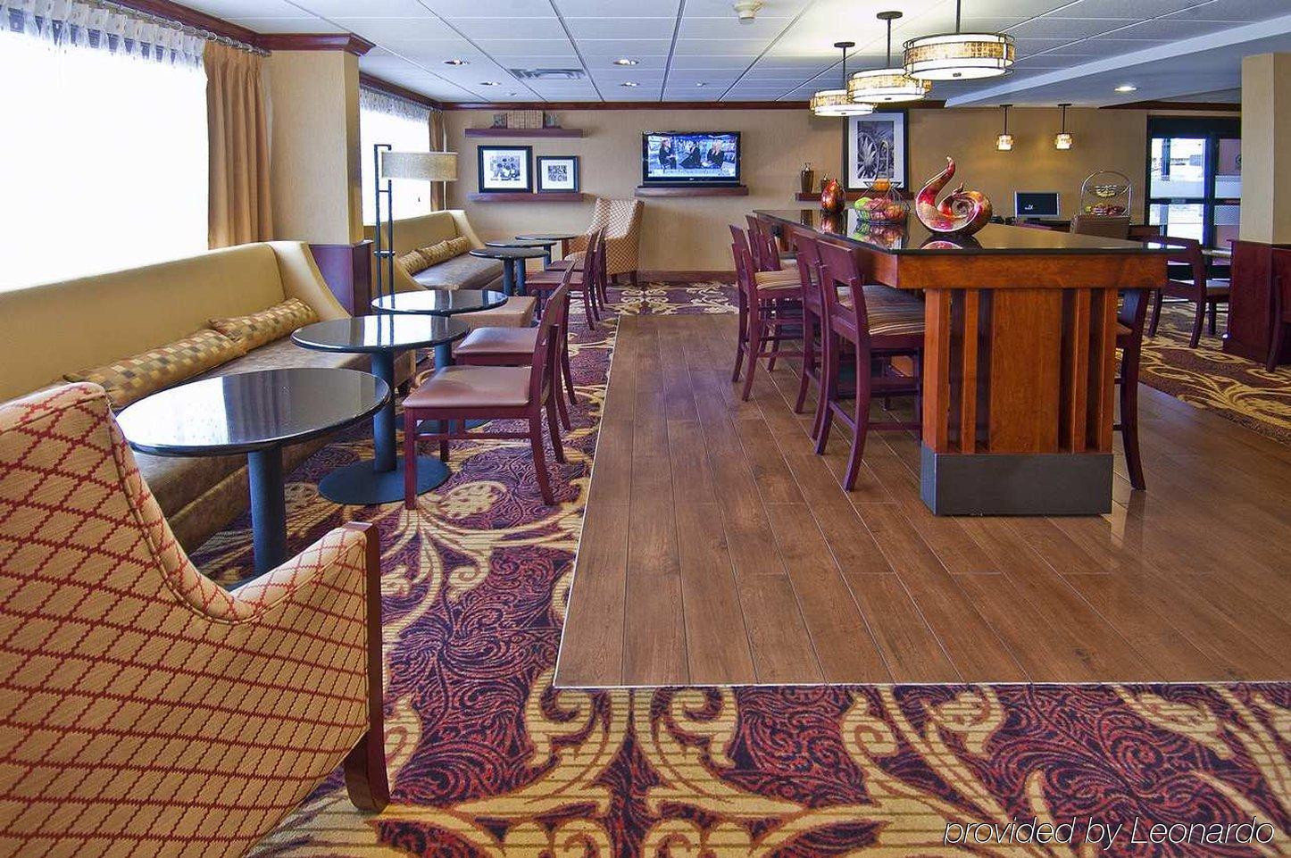 Hampton Inn Corinth Екстериор снимка