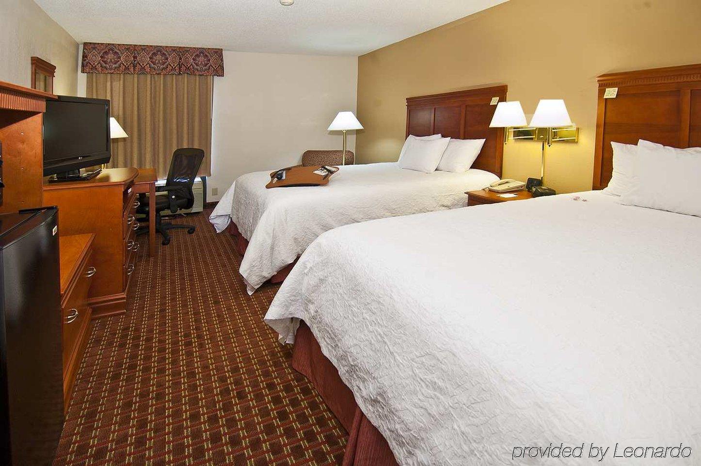 Hampton Inn Corinth Екстериор снимка