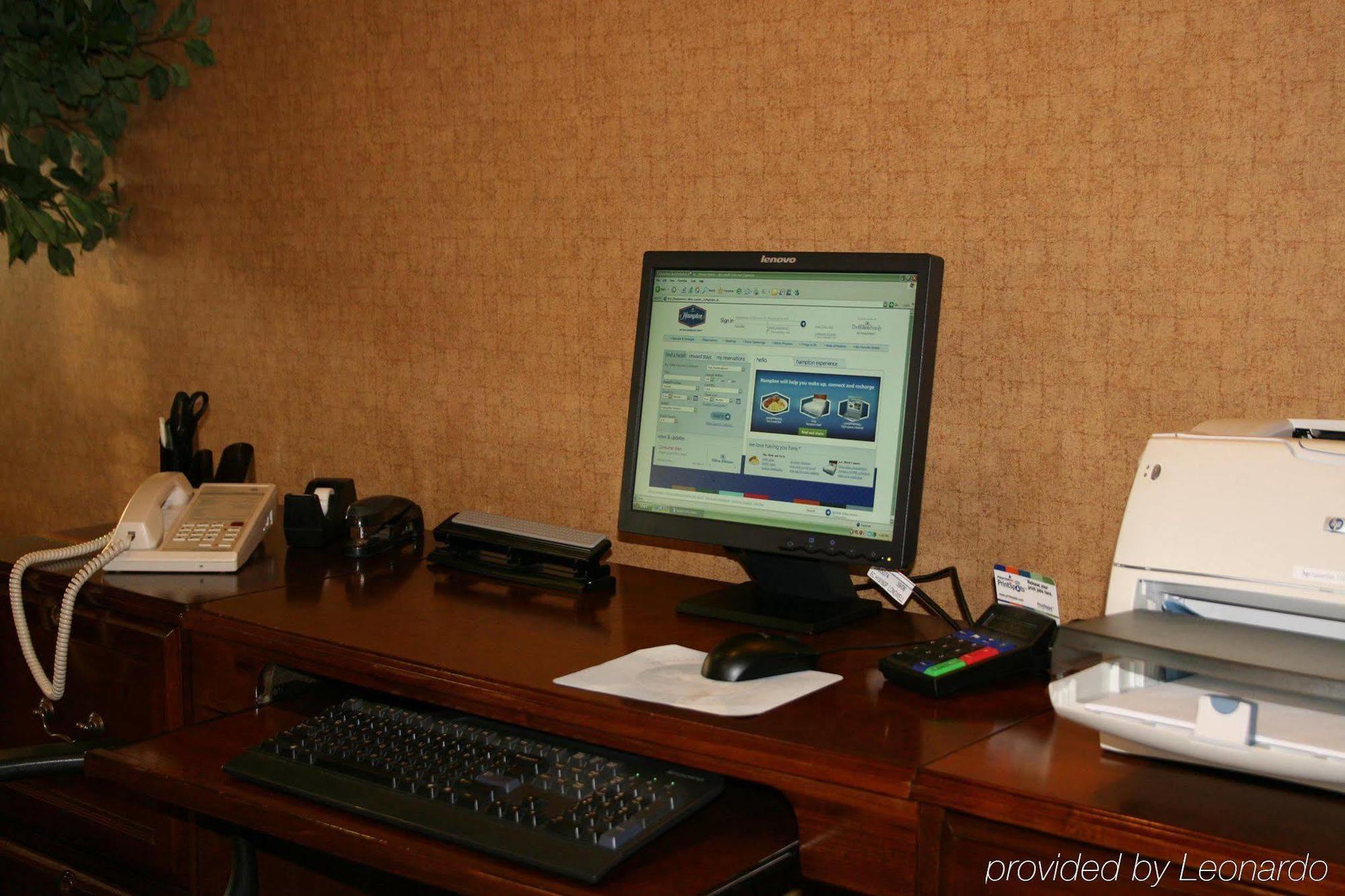 Hampton Inn Corinth Съоръжения снимка