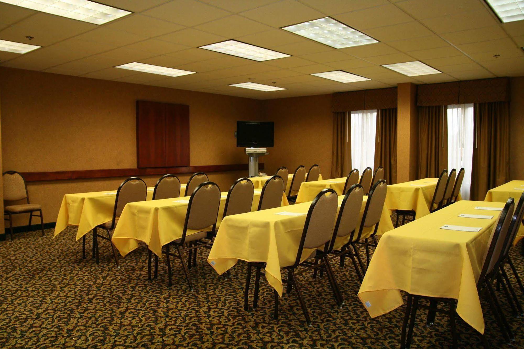 Hampton Inn Corinth Съоръжения снимка